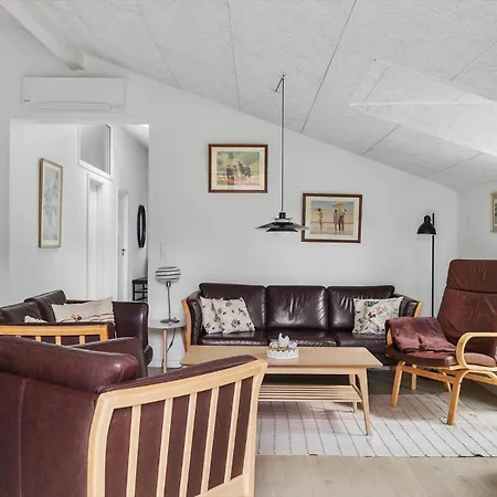 0330-romo-praestekraven-3 Molby